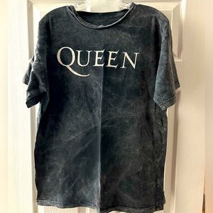 Queen band shirt